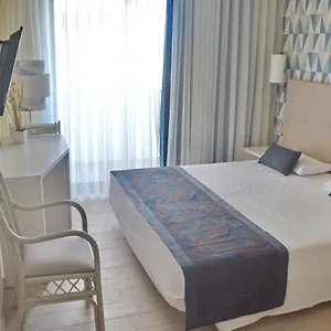 Hotel Ouril Julia Santa Maria
